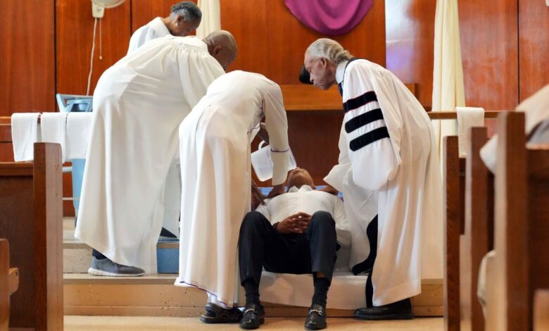 New York City’s mayor gets baptized in jail by Rev. Al Sharpton on Good Friday