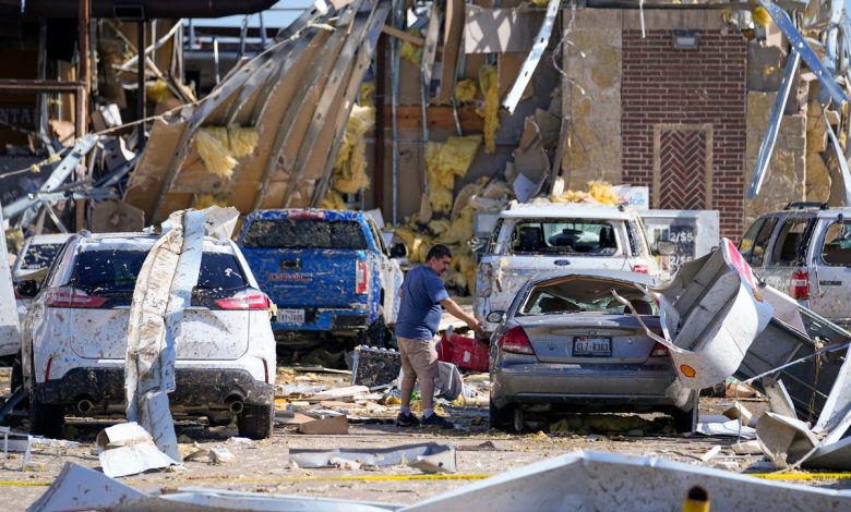 At least 21 killed as severe storms and tornadoes pummel central US