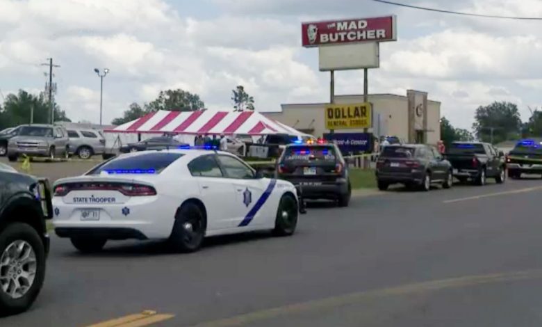 ‘We gave them refuge’: Ex-cop recounts kids rushing into his store to escape mass shooting at Arkansas supermarket