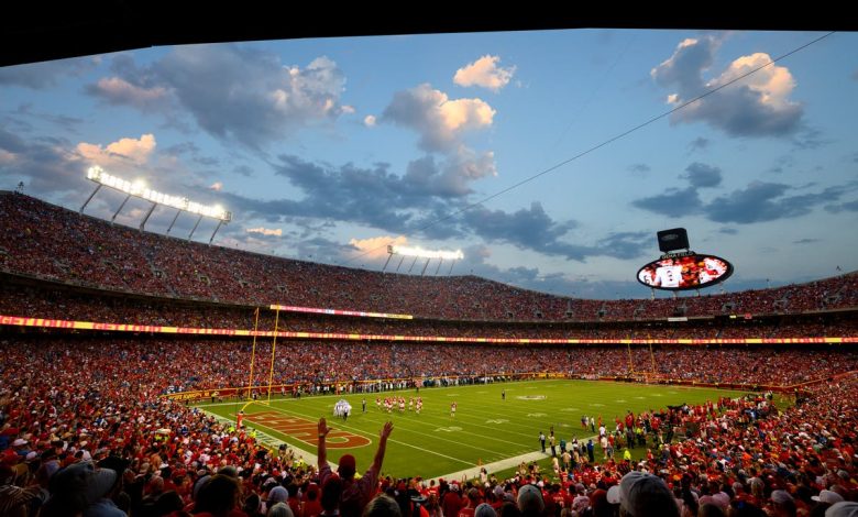 Kansas leaders and new group ramp up efforts to lure the Kansas City Chiefs from Missouri