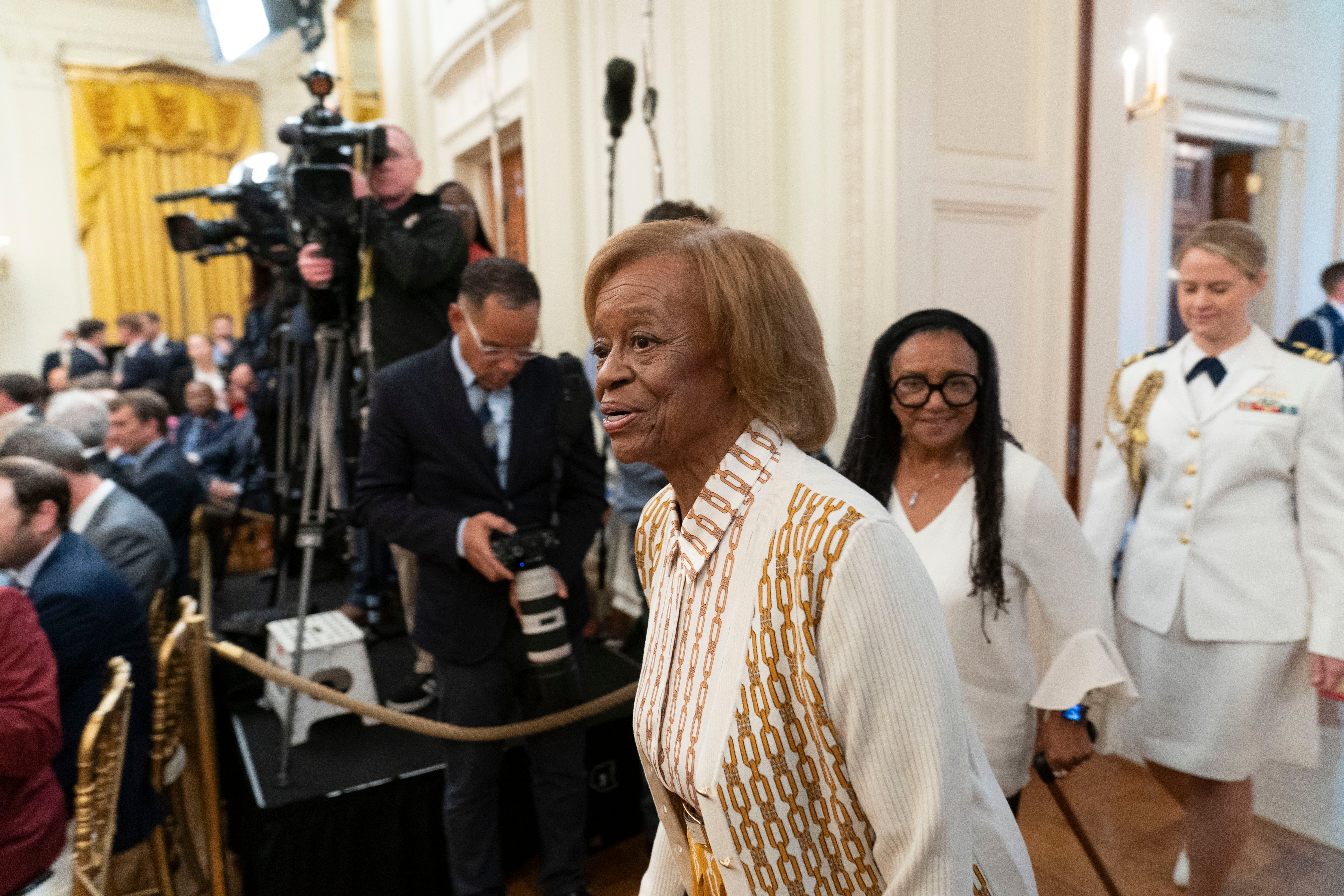 Marian Robinson arrives for a ceremony unveiling President Barack Obama and Michelle Obama’s White House portraits September of 2022