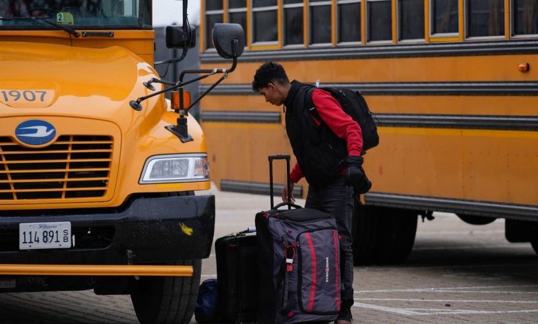 Chicago bracing for Texas to bus 25,000 migrants to city ahead of DNC