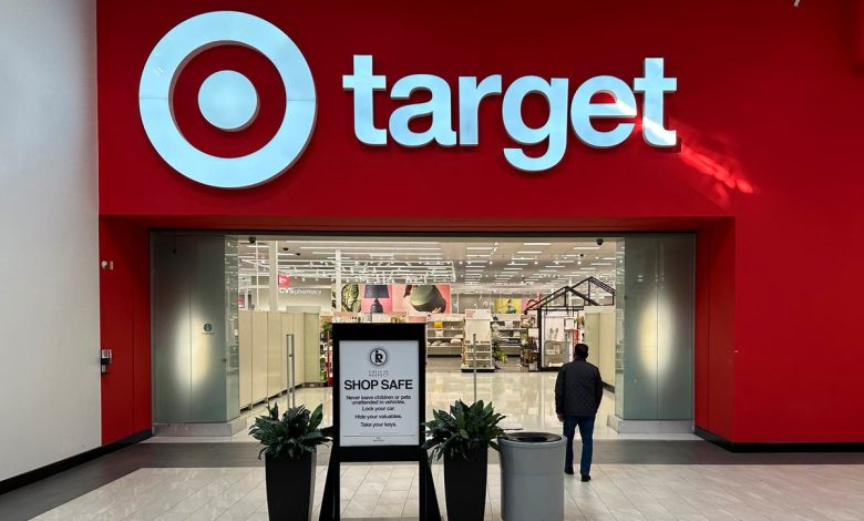 Target to stop accepting personal checks