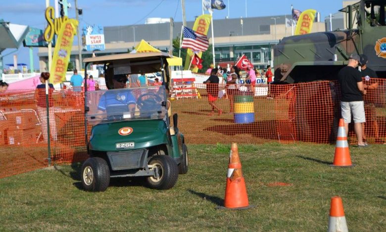 Golf cart set up to simulate drunk driving goes wild and runs over five people