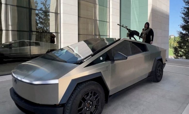 Russia’s Kadyrov equips Tesla Cybertruck with machine gun for war (and congratulates Musk for the car)