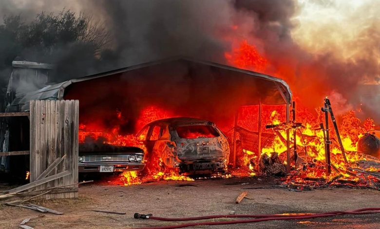 Two dead and buildings aflame after small plane crashes into Texas town