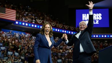 Election 2024 live updates: Harris, Walz hold bus tour before DNC as Trump confuses Pennsylvania for North Carolina