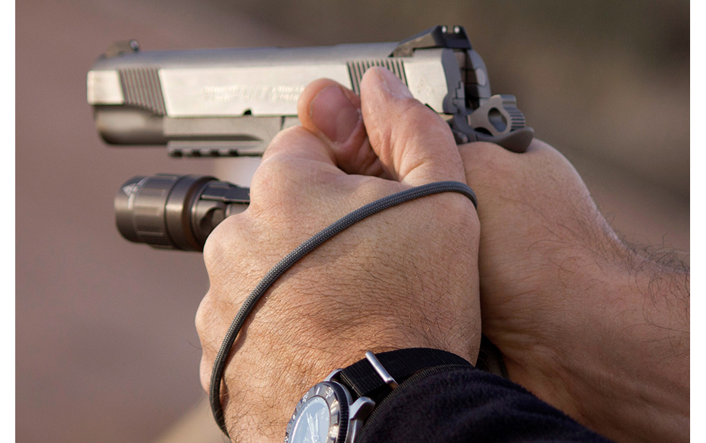 Weapon-Mounted Light vs handheld light shooting