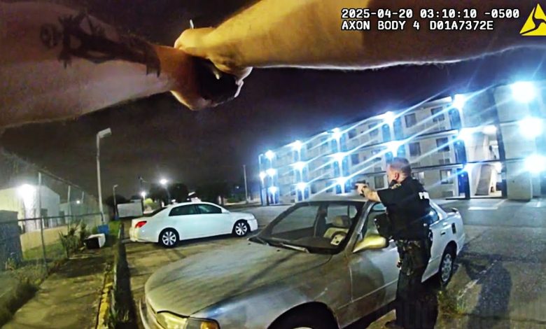 Baton Rouge Officer Shoots Gunman Who Fired From Vehicle