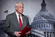 Navy’s preliminary budget undercuts shipbuilding, senator says
