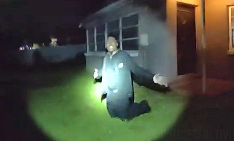 Foot Chase Ends With Tampa Officer Kicking Suspect In The Head
