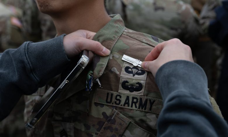 Soldiers push limits to compete for expert badges Soldiers push limits to compete for expert badges