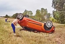 Officers And Good Samaritans Rescue Baby Trapped Beneath Car