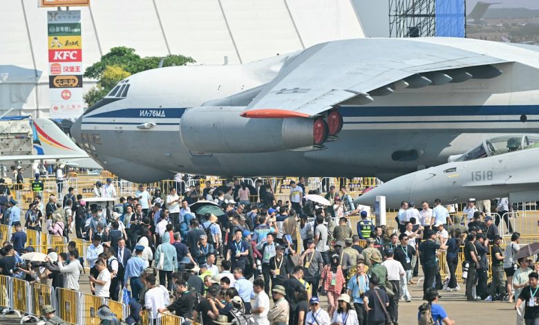 Heavy Russian cargo plane lands in Caracas amid US-Venezuela tensions Heavy Russian cargo plane lands in Caracas amid US-Venezuela tensions