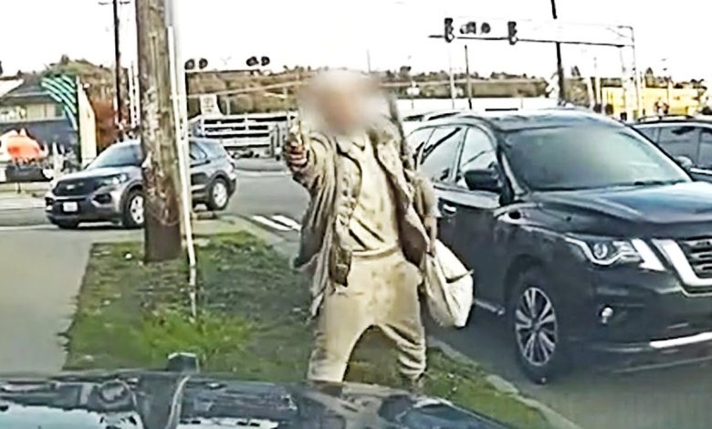 Seattle Police Officers Shoot Man Armed With Gun