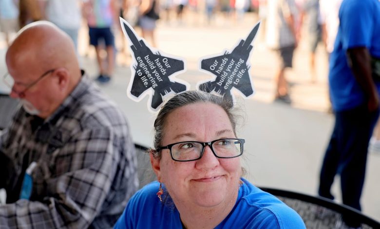 Boeing defense workers ratify new contract to end 3-month strike Boeing defense workers ratify new contract to end 3-month strike