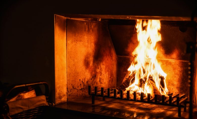 How to Heat a Room Without Electricity (And Not Burn Your House Down) – Survivopedia