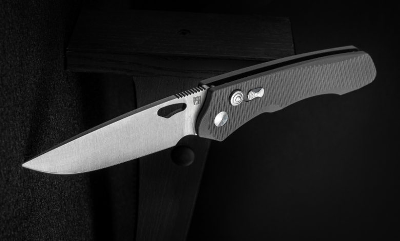 Real Steel Design Team Offers Griffin Model an Ultimatum