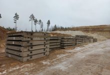 Estonia erects first of 600-strong Baltic bunker wall on Russia border
