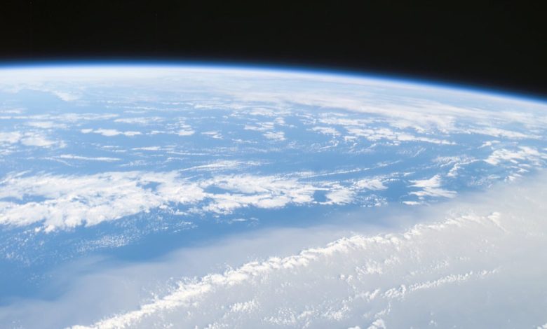 DOD eyes commercial satellites that can spy on other satellites