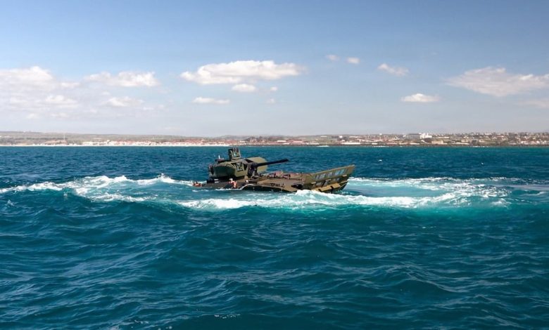 Marines test ‘cruise control’ swim feature on amphibious vehicle prototype Marines test ‘cruise control’ swim feature on amphibious vehicle prototype