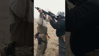 Is there a correct way to hold your rifle? #opinion #military