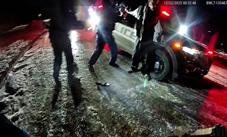 Suspect With Knife Defeats Taser Attempts During Struggle With Officers
