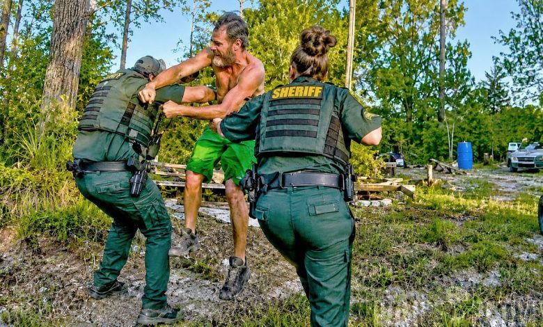 Florida Man Refuses To Surrender and Fights Deputies