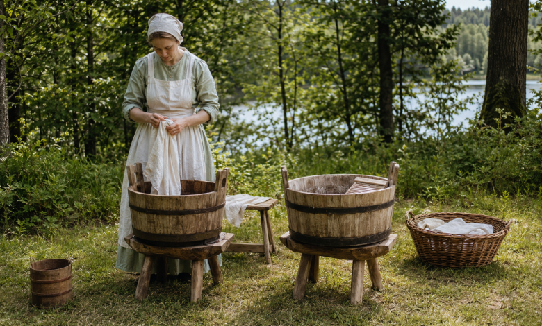 Hand Washing Laundry With Washboards, Sticks, And Stones – Survivopedia