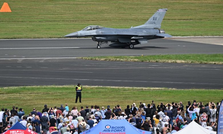 Wars shift focus from jets to weapons at giant Farnborough Airshow Wars shift focus from jets to weapons at giant Farnborough Airshow