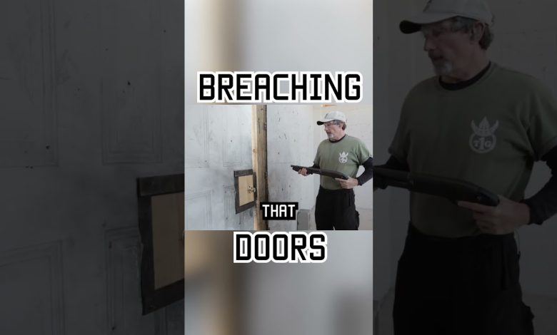 How To Breach A Door #shorts #howto #military #lawenforcement #tips