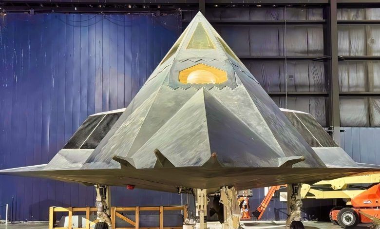 The ‘Retired’ US Air Force F-117 Nighthawk ‘Stealth Fighter’ Will Now Fly Until 2034 Thanks To China’s J-20 and Russia’s Su-57