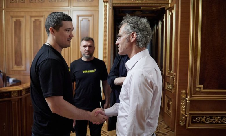 Ousted Ukrainian defense chief lands Palantir CEO as first investor in new venture Ousted Ukrainian defense chief lands Palantir CEO as first investor in new venture