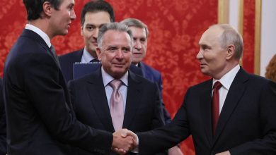 Putin Meets With US Envoys at the Kremlin for Renewed Talks on Ending the War in Ukraine