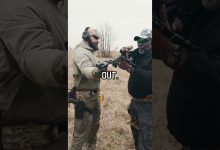What’s the correct way to hold your rifle? #shorts #military #lawenforcement #tips #training