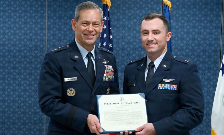 F-22 pilot awarded Air Force’s top flight safety honor 