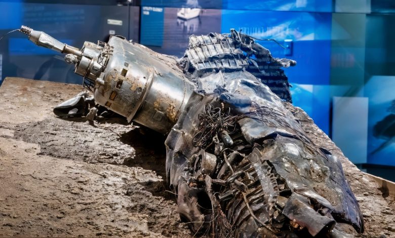 ‘She Broke Free’: The CIA Used a Cover Story to Recover a Chunk of a Russian Ballistic Submarine Armed with Nuclear Warheads But Part of the Sub Slid Back Below the Waves ‘She Broke Free’: The CIA Used a Cover Story to Recover a Chunk of a Russian Ballistic Submarine Armed with Nuclear Warheads But Part of the Sub Slid Back Below the Waves