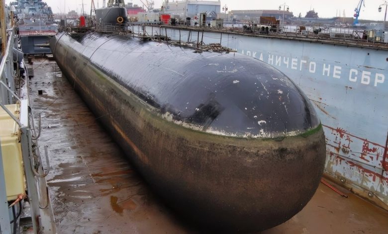 Russia Built a Titanium Hulled ‘Golden Fish’ Nuclear Submarine That Could Hit 44 Knots That Had 2 Reactors. The Goal Was to Hunt US Navy Aircraft Carriers