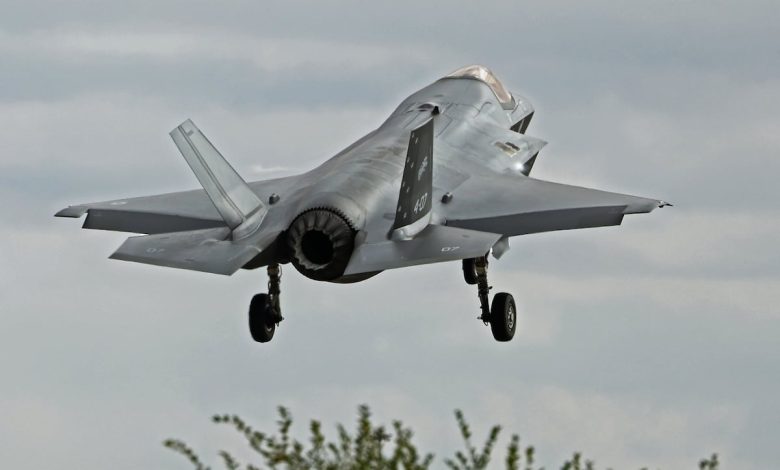 Italian Navy plots race of two local machines: an F-35B against a Ferrari