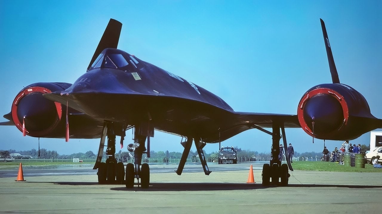 SR-71 Blackbird Creative Commons Photo on Tarmac