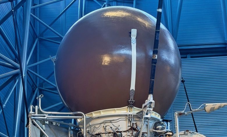 In June 1985 Russia Flew 2 Balloons Through the Sulfuric Acid Clouds of Venus. They Rode 150-Mile-an-Hour Winds for 46 Hours and 11,600 Kilometers, and No Balloon Has Flown on Another Planet Since.